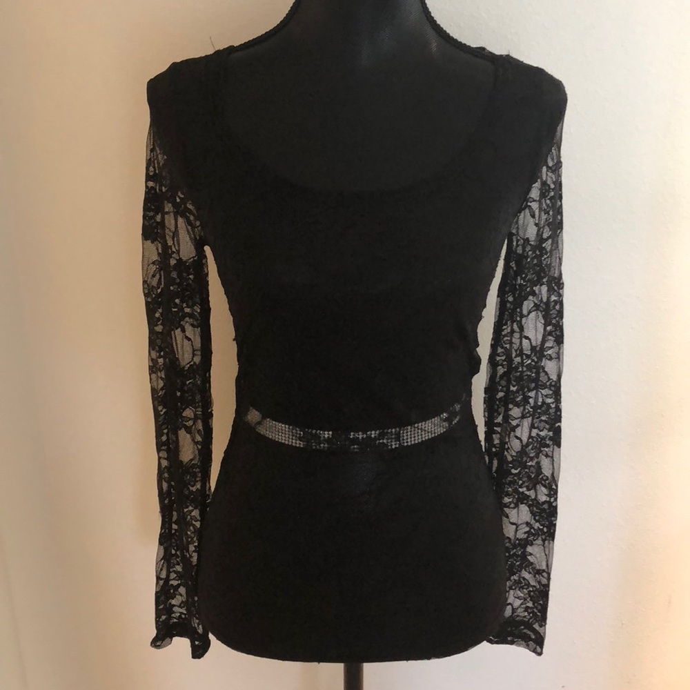 Women’s lace top